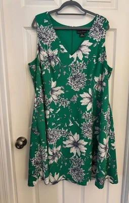 Vestido Jessica Howard entallado y acampanado con cuello en V y bolsillos laterales talla 20 Foto 1 de 4