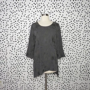 Soft Surroundings Gray Embroidered 3/4 Sleeve Asymmetrical Hem Top Women's Sz M - Picture 1 of 9