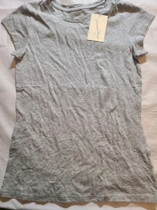 Women's Fitted Short Sleeve T-Shirt Universal Thread Heather Gray Size XS - Picture 1 of 5