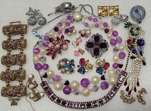 Vintage Jewelry Lot 17 pc Schiaparelli Hattie Carnegie Crown Trifari C274 - Picture 1 of 12