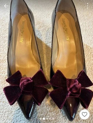Russell & Bromley Size 41 Plum Patent Mid Gold Heel Shoes - Image 1 of 4