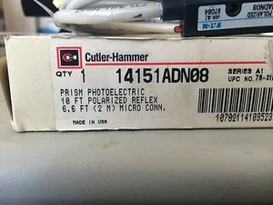 Cutler-Hammer 14151ADN08 Photoelectric Sensor - Picture 1 of 4