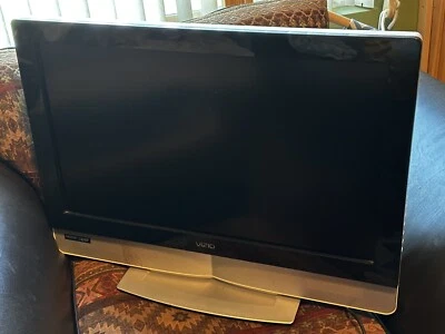 Vizio VW32L 32" 1080i HD LCD Television - Image 1 of 3