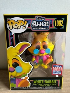 WHITE RABBIT #1062 Funko Pop! ALICE IN WONDERLAND 2021 SUMMER CON BLACK LIGHT - Bild 1 von 6
