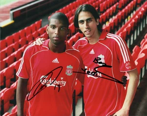 FOTO RETRATO 10x8 firmada por Yossi Benayoun y Ryan Babel + certificado de autenticidad - Imagen 1 de 1