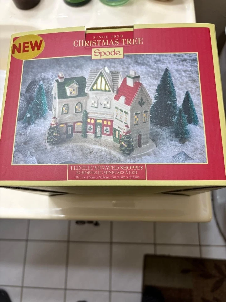 Spode Christmas Tree LED Illuminated SHOPPES BRAND NEW in Box - Image 1 of 1