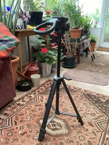 TRIPOD EVOLUTION FIRST VIDEO 9569 Used Good Condition ideal for Video Cameras - Picture 1 of 5