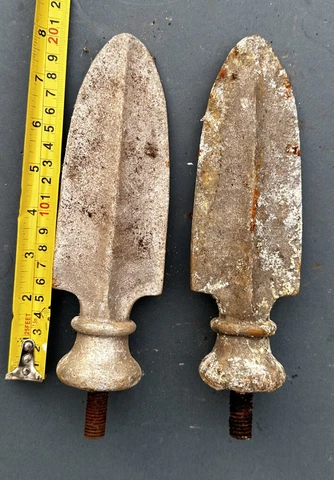 VINTAGE PAIR CAST Alloy GARDEN GATE FENCE FINIALS ARCHITECTURAL SALVAGE GOTHIC Cover