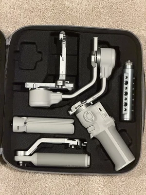 DJI RS 4 Mini 3-Axis Gimbal Stabilizer - Barely Used -With Extras - Image 1 of 2