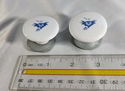 Ceramic Drawer Knob's/ Pull's Blue Corn Flower Pattern Lot of 2 - Image 1 of 4