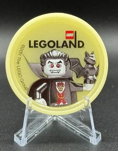 Legoland 2011 Star Wars UK Glow in the Dark CMF Vampire Pop Badge RARE - Picture 1 of 2