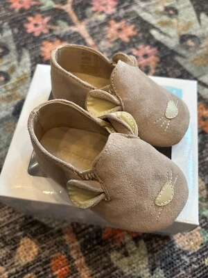 Elephantito NEW IN BOX Baby Girl Toddler Shoes, Moosie Slippers, Beige, Size 3 - Image 1 of 4