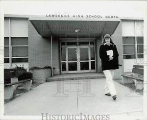 1976 Press Photo Louise Tallentire at Lawrence High School North, New Jersey