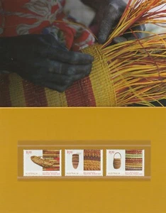 AUSTRALIA 2022 - Juego de diseño de ARTE DE FIBRA aborigen de 3 montadas sin montar o nunca montada en P.O. PAQUETE DE SELLOS - Imagen 1 de 3