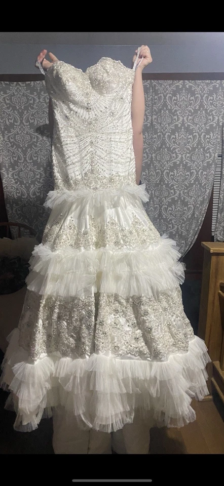 Tony Bowls Mon Cheri Bridal Wedding Dress Size 4 Resized From 8 Heavy Dress - Image 1 of 4