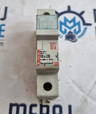 Legrand 058 08 Fuse Block Holder 500V~ 10X38 - Image 1 of 4