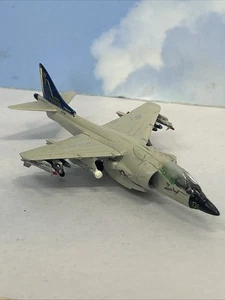 Modelo de plástico construido 1/144 US Marine McDonnell Douglas AV-8B Harrier II personalizado 4" - Imagen 1 de 16