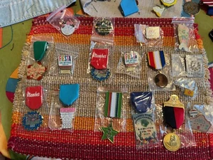 Konvolut 17 Fiesta Pins neu in Werksverpackung - Bild 1 von 17