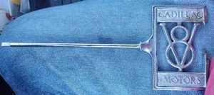 VINTAGE RARE 1928 CADILLAC SEDAN HEADLIGHT EMBLEM BAR BROKEN BUT NICE CHROME - Picture 1 of 5