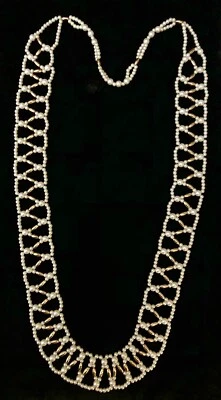 Colar de miçangas ornamentado vintage pérola tom branco e dourado 30" - Imagem 1 de 3