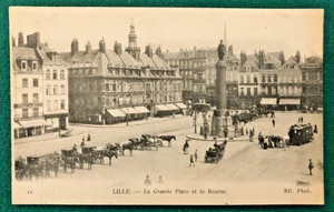 Postcard Lille La Grand Place cote droit Vue d Ensemble France /Divided Back - Picture 1 of 2