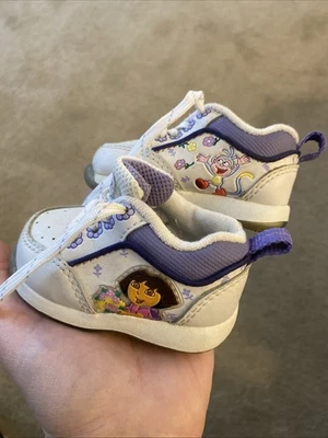 ZAPATILLAS BEBÉ DORA LA EXPLORER VINTAGE Y2K 2005 NUEVAS SIN ETIQUETAS TALLA 1 Foto 1 de 4