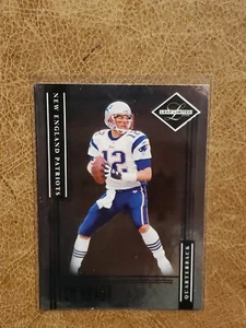 TOM BRADY 2006 DONRUSS LEAF LIMITED SER #597/799 REFRACTOR DE LÁMINA DE PLATA - Imagen 1 de 4