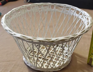 Lg White Rattan Wicker Woven Basket Display Favorite Plant/Floral 7"T 11"Dia - Picture 1 of 8