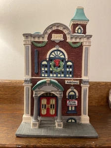 Dept 56 Heritage Village Christmas In The City “Arts Academy” #5543-3 - Picture 1 of 10