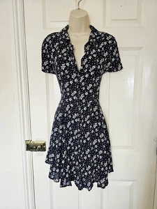 Kimchi Blue Floaty Button Front Tea Flare Dress Floral Navy Short Sleeve M - Picture 1 of 6