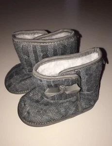 Baby Girl Furry Crib Boots Grey Size 3 - Picture 1 of 1
