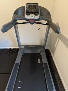Precor 966i Experience Series Treadmill Commercial Grade Fitness Equipment - Picture 1 of 5