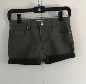 Forever 21 Women’s Juniors Shorts size 11/12 Olive Green Cuffed Stretch Zip Up - Picture 1 of 12