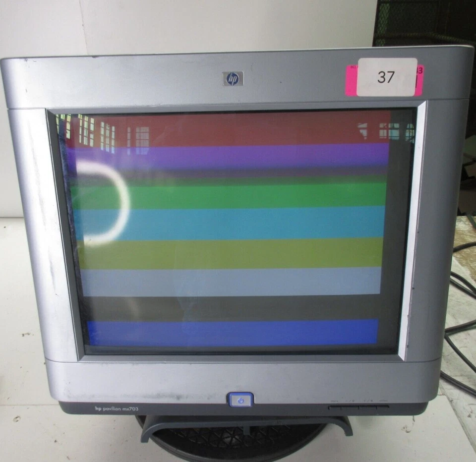 17" HP Pavilion mx703 PE1168 Flat CRT Tube VGA PC Computer Monitor - Image 1 of 4