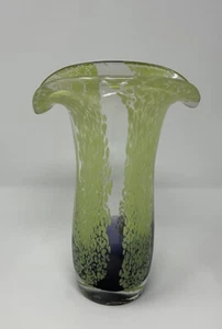 Stunning Vintage Hand Blown Art Glass Vase With Petal Rim Green and Purple - Picture 1 of 6