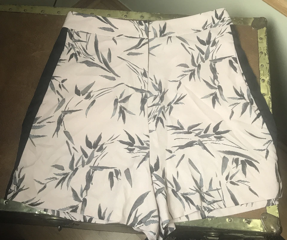 Topshop Women's Floral Print Frill High Waisted Shorts  Size US 10  Light  Pink - Image 1 of 4