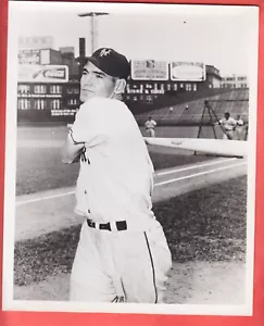 1952 NEW YORK GIANTS TEAM ISSUE 8 X 10 GLOSSY DUSTY RHODES ROOKIE - Picture 1 of 1