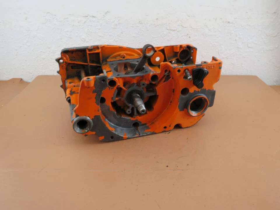 Oleo Mac Olympic 251链锯原始设备制造商曲轴箱 — 第 1/4 张图片