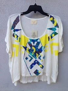 $ 61 Neu mit Etikett WKSHP Marke hoch niedrig U-Boot-Ausschnitt Blume geometrische Grafik Shirt - Bild 1 von 2