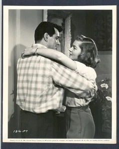 RARE LAUREN BACALL + ROCK HUDSON LINEN-BACKED NEAR MINT COND 1956 - SIRK FILM - Imagen 1 de 1