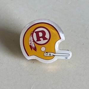 Washington Redskins Lombardi “R” Yellow Helmet Pin - Picture 1 of 4