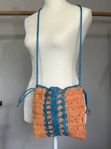 Neu ohne Etikett Free People Heatwave Mini-Umhängetasche aus Raffia-Stroh - Bild 1 von 4