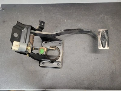 Toyota 4Runner Limited 2001 conjunto de pedal de freno con interruptor de freno Foto 1 de 4