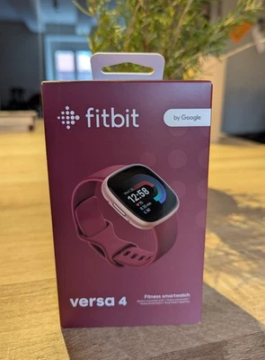 *NEU* Google Fitbit Versa 4 – Himbeerrot / Kupferrosé | original-versiegelt OVP - Bild 1 von 3
