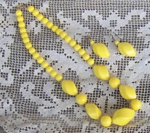 Bright Yellow Chunky Beaded Necklace with Matching Pierced Earrings Vintage - Picture 1 of 2