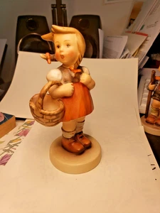 FIGURA HUMMEL LITTLE SHOPPER # 96 4 3/4" - Imagen 1 de 4