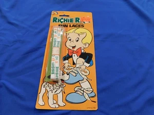 Lacets RICHIE RICH LACETS AMUSANTS 1981 SCELLÉS SUR CARTE non ouverts HARVEY MOC NOS - Photo 1/7