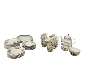 Royal Doulton Miramont Dinner Set Fruit and Leaf Design Pears Apples Berries - Picture 1 of 8