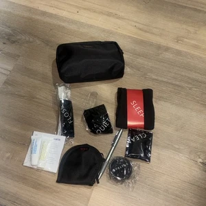 TUMI Delta Business Black Amenity Toiletry Kit Bag. - Picture 1 of 8