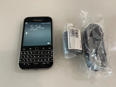 BlackBerry Classic SQC100-4 - 16GB - Black (Unlocked) (Single SIM) - Image 1 of 4